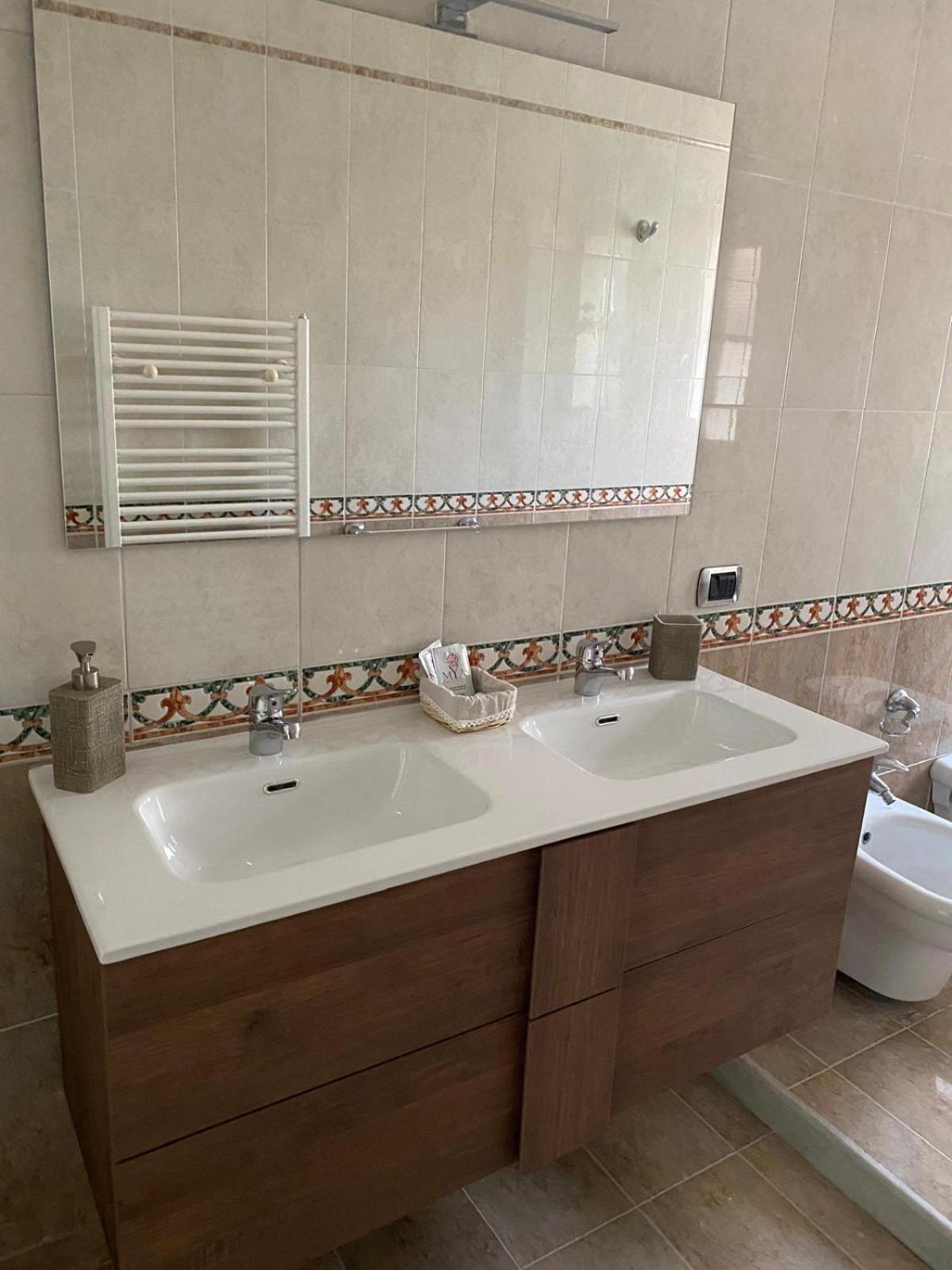 Luca'S House Bed and Breakfast Giovinazzo Buitenkant foto