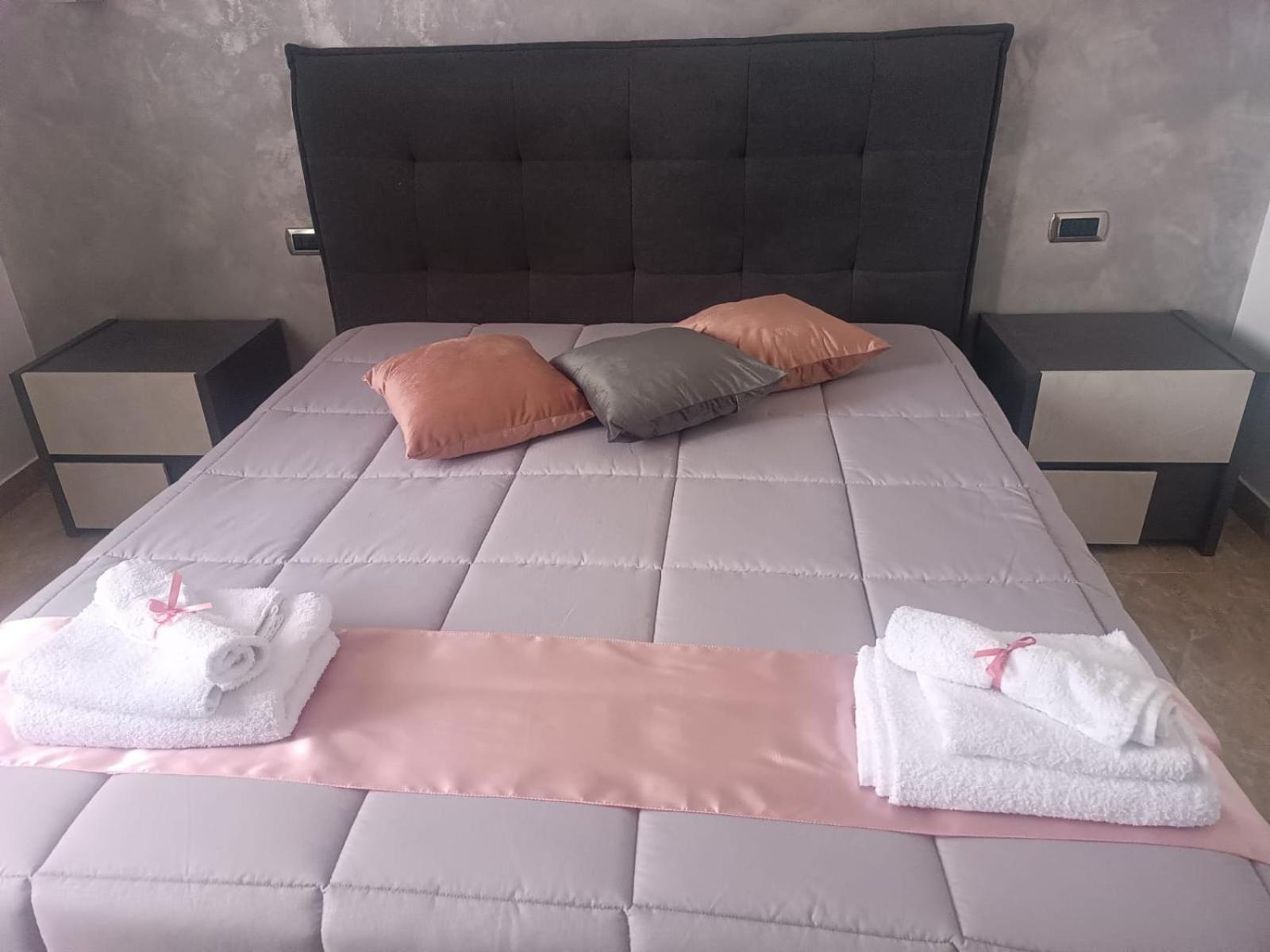 Luca'S House Bed and Breakfast Giovinazzo Buitenkant foto